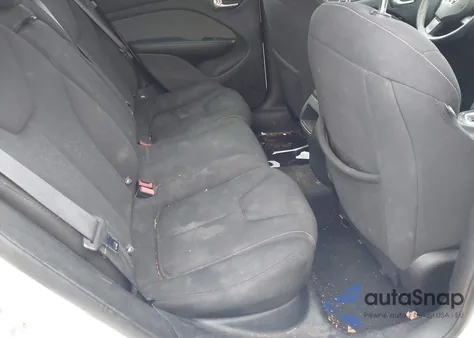 2013 Dodge Dart Sxt z USA, uszkodzony, nr VIN 1C3CDFBA3DD304906